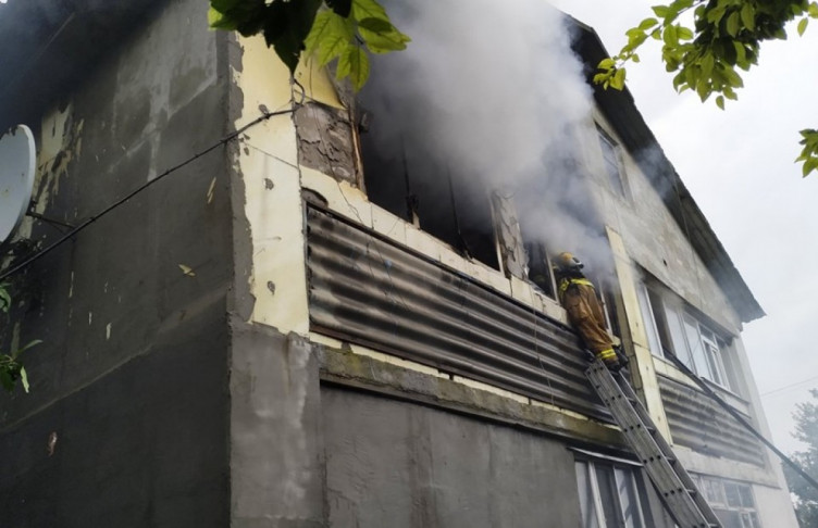 В Геническом районе мультиварка подожгла квартиру: все сгорело дотла 