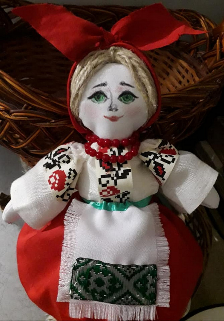 На Запоріжжі експонують понад сотню авторських ляльок