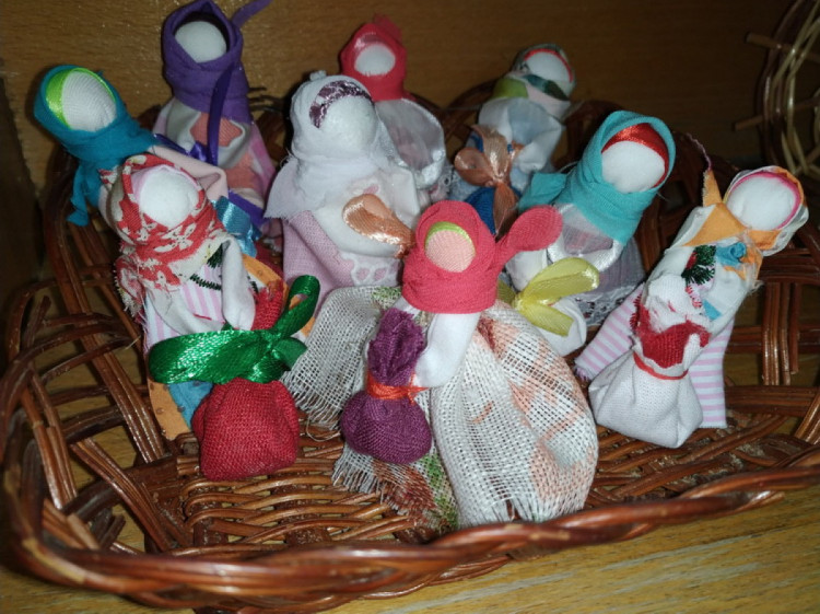 На Запоріжжі експонують понад сотню авторських ляльок