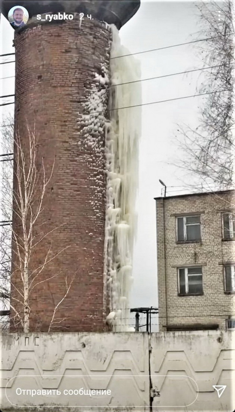 бурулька на водонапірній вежі в Запорізькій області