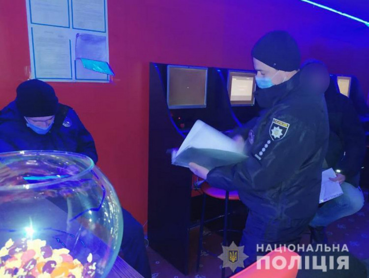 Нелегальні гральні заклади були викриті поліцейським в Бердянську та Мелітополі у вихідні