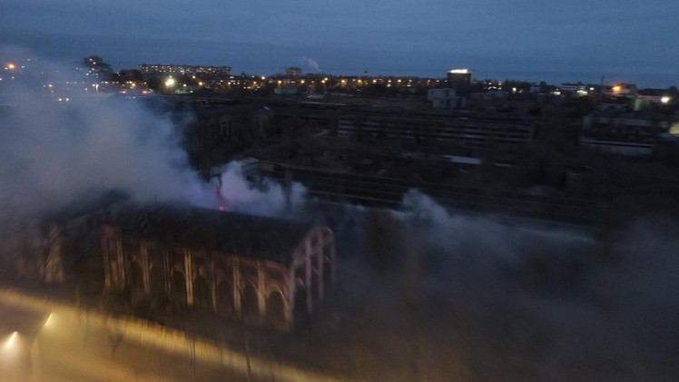 У Бердянську сталася потужна пожежа на заводі Південгідромаш