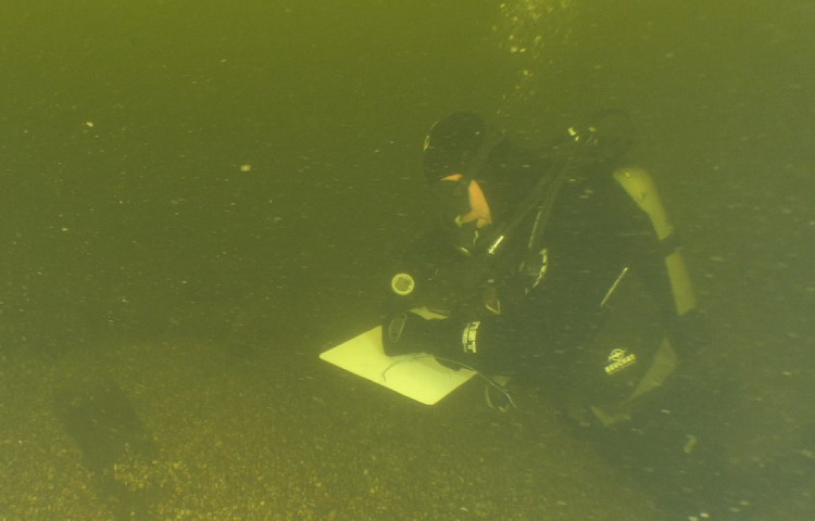 У Запоріжжі на Дніпрі добігають кінця підводні дослідження двох старовинних затонулих суден