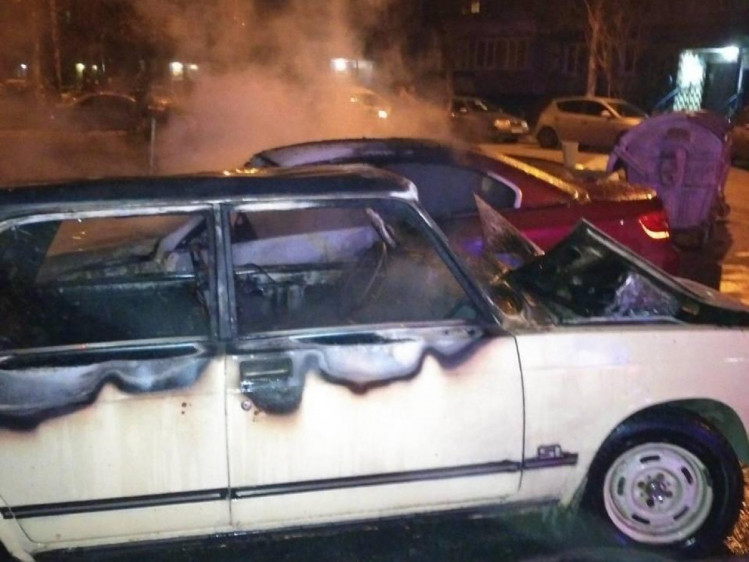 У Запоріжжі згоріли три авта