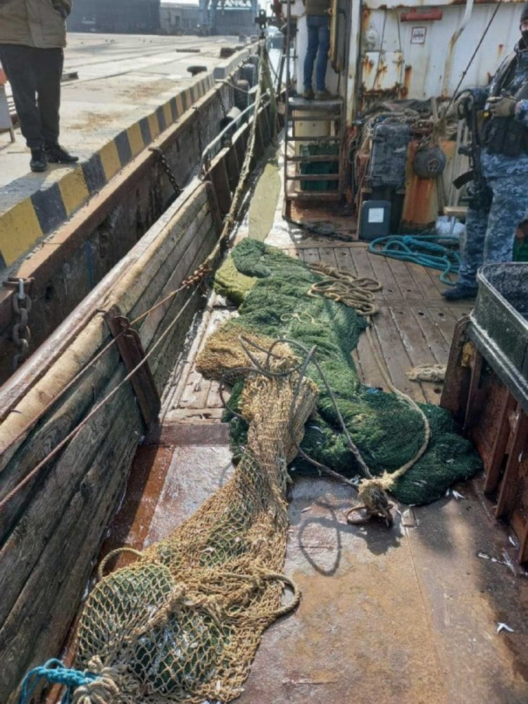 На Запоріжжі рибоохорона заскочила браконьєрів з тюлькою та осетрами на понад 100 тисяч