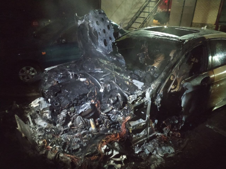 У Мелітополі вночі згоріли Porsche Cayenne та Mercedes
