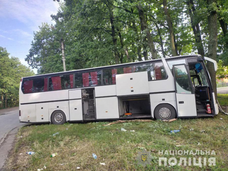Международный пассажирский автобус попал в ДТП