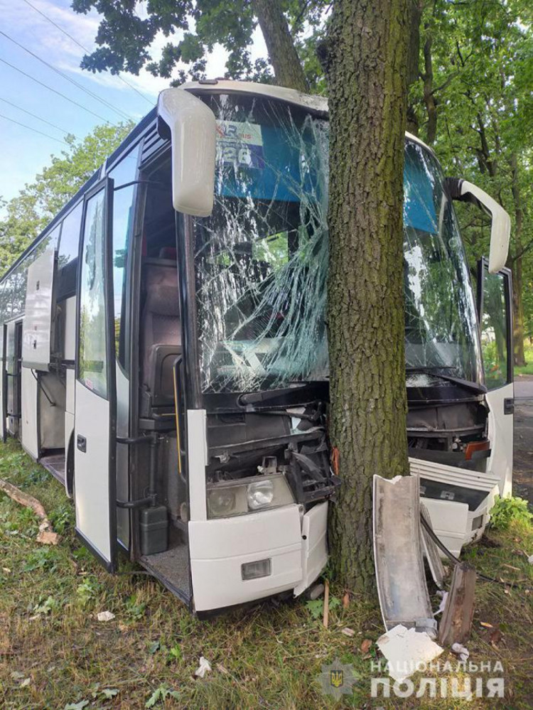 Международный пассажирский автобус попал в ДТП