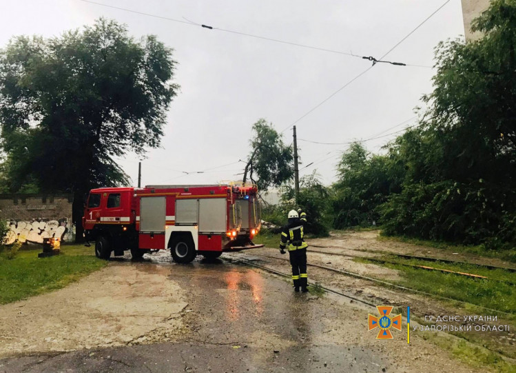 Спасатели рассказали о последствиях непогоды в Запорожье