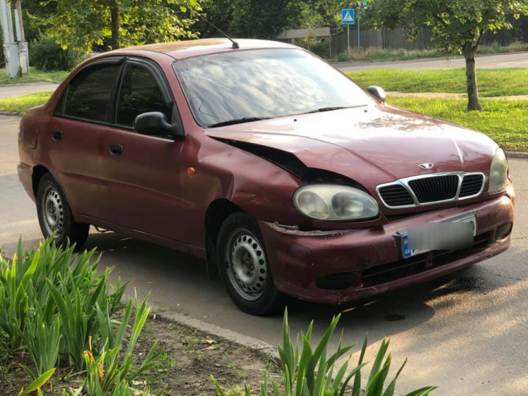 У Запорізькі області внаслідок ДТП автівка "Матіз" перекинулася на дах