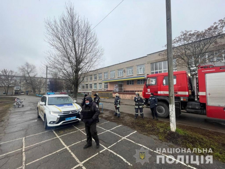 У Бердянську через повідомлення про замінування евакуювали учнів чотирьох шкіл